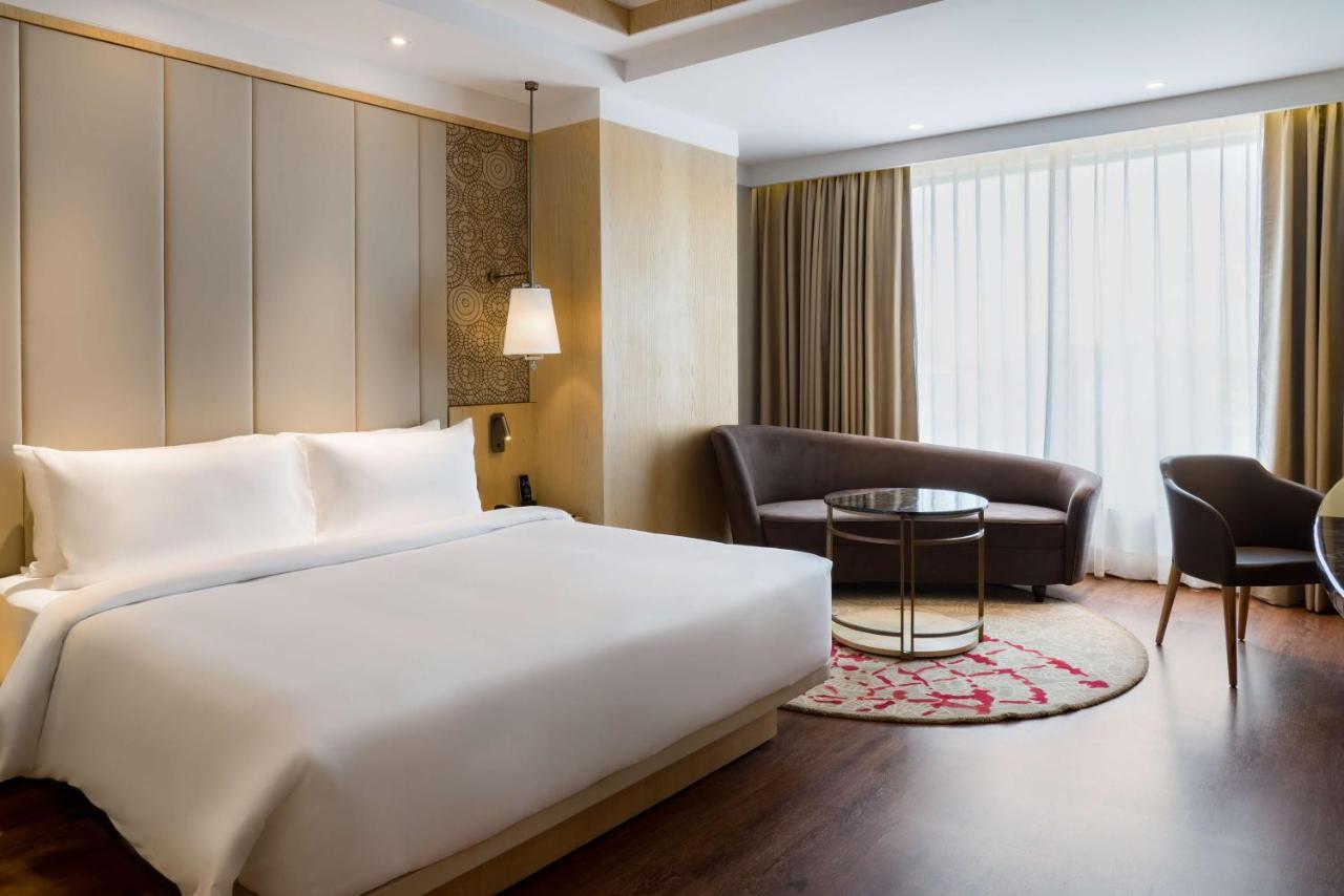 Hotel Radisson Bhopal Esterno foto