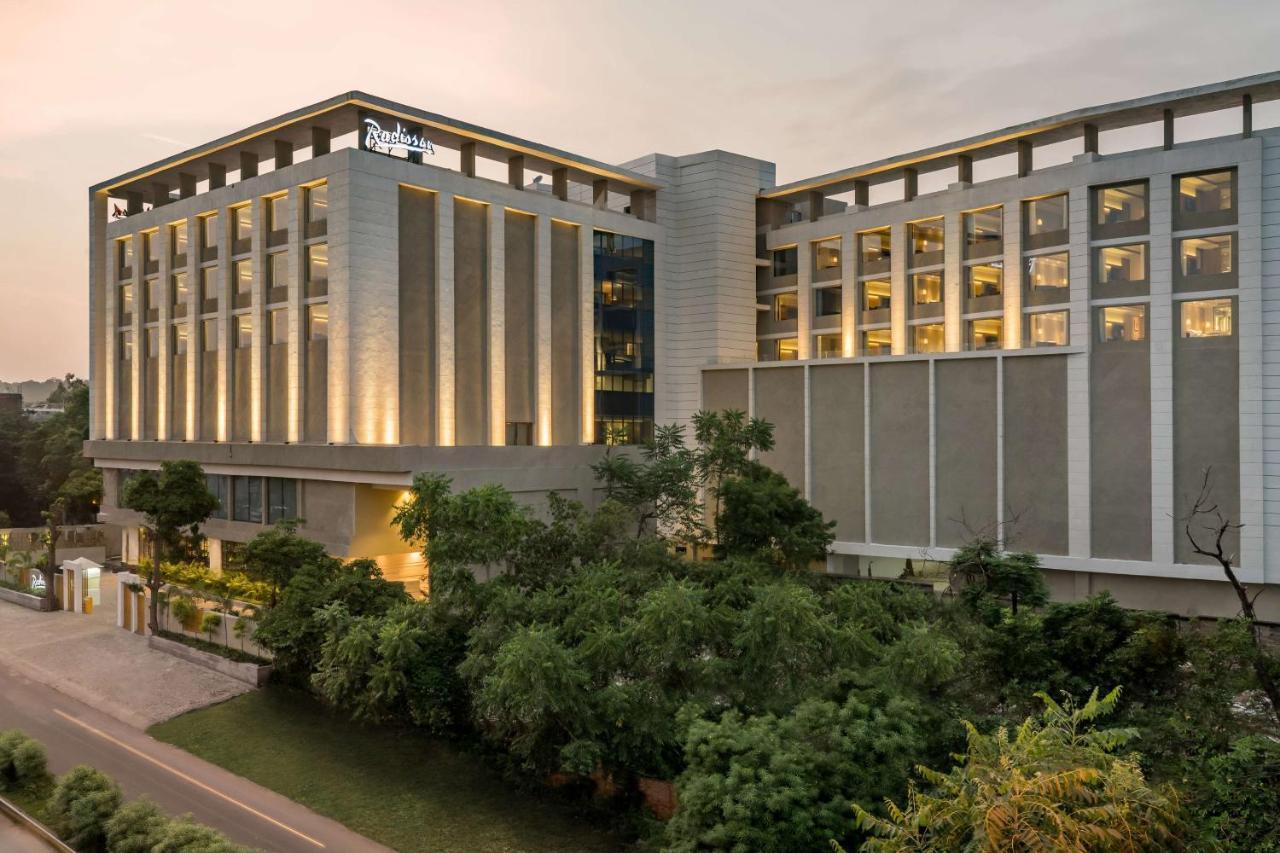 Hotel Radisson Bhopal Esterno foto