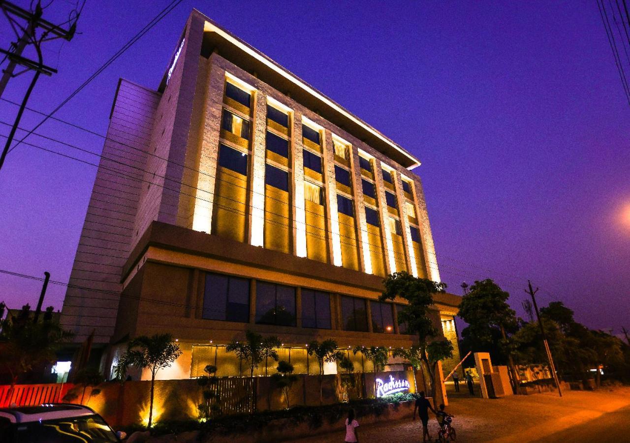 Hotel Radisson Bhopal Esterno foto