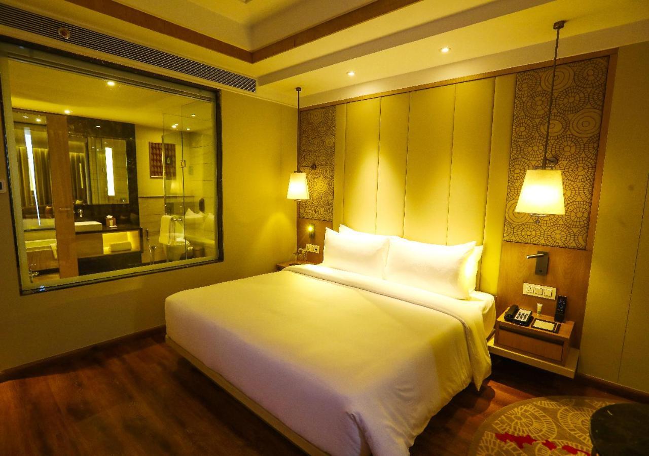Hotel Radisson Bhopal Esterno foto