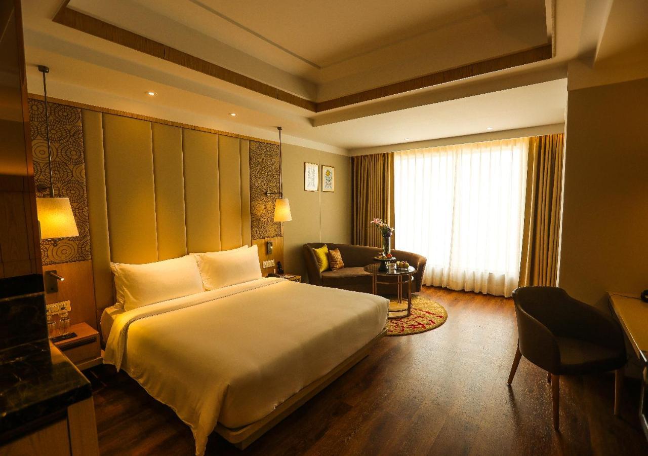 Hotel Radisson Bhopal Esterno foto