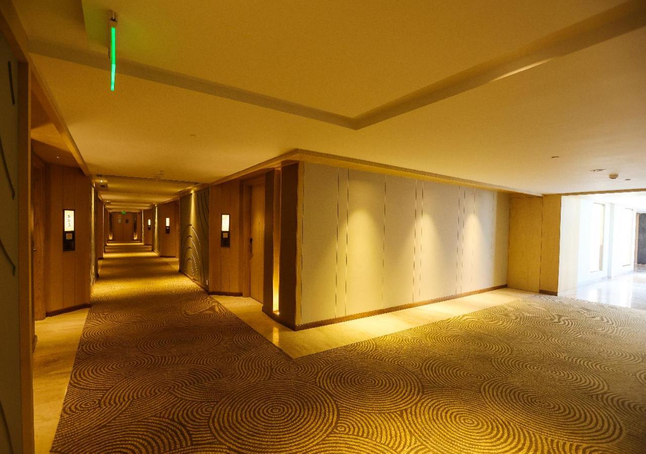 Hotel Radisson Bhopal Esterno foto