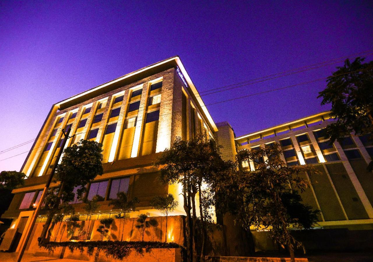Hotel Radisson Bhopal Esterno foto