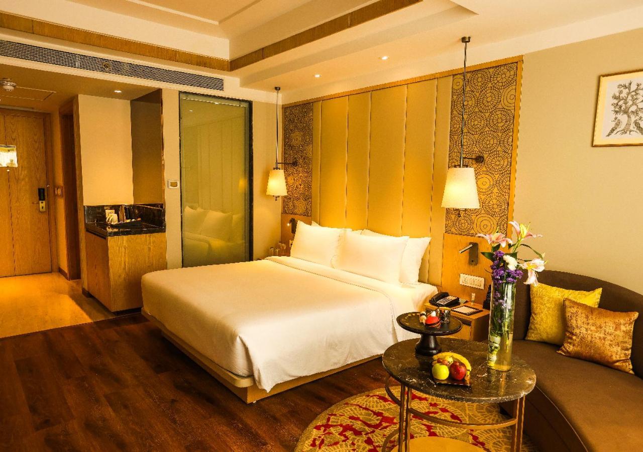 Hotel Radisson Bhopal Esterno foto