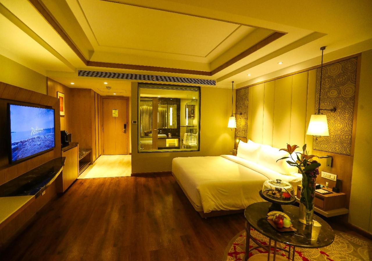 Hotel Radisson Bhopal Esterno foto