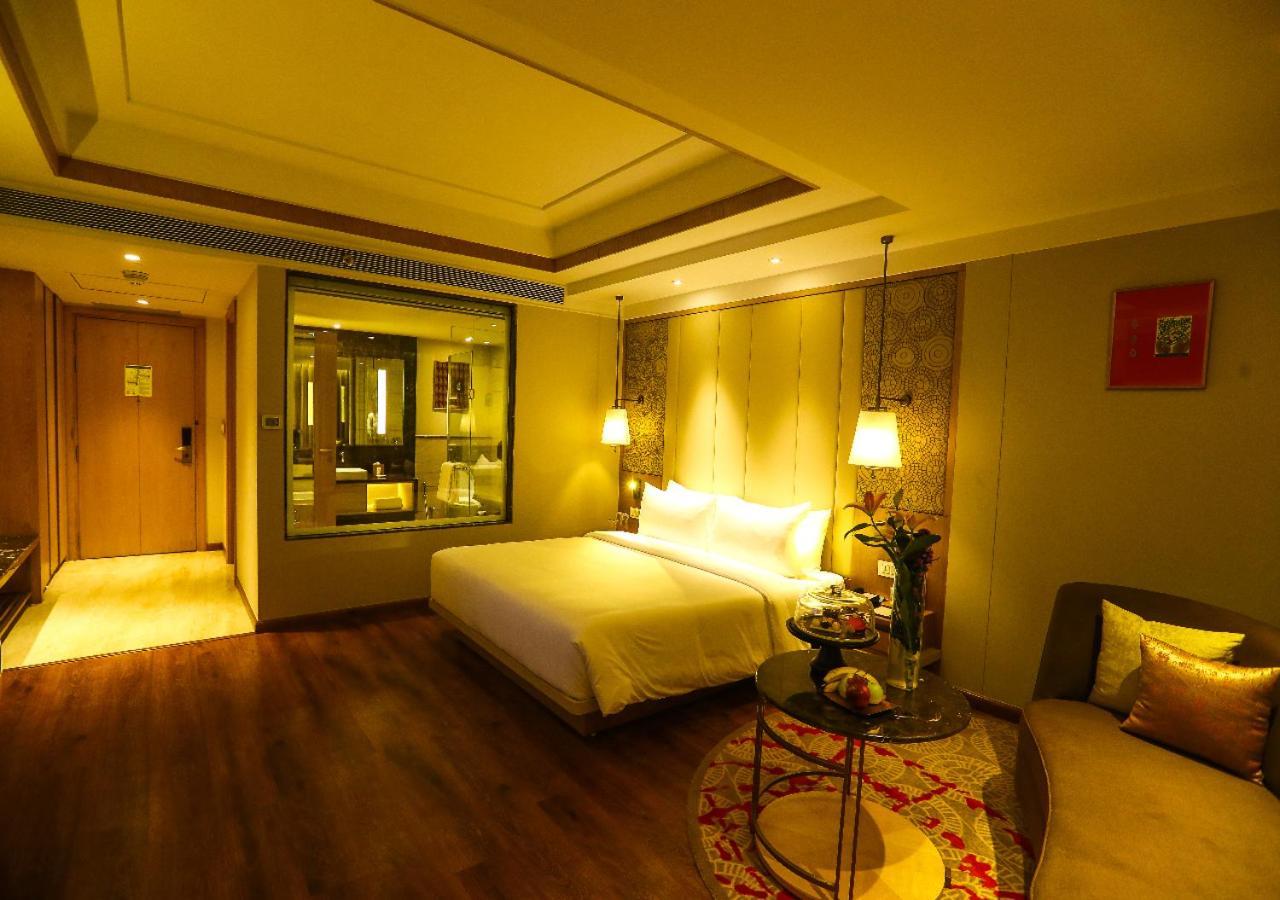 Hotel Radisson Bhopal Esterno foto