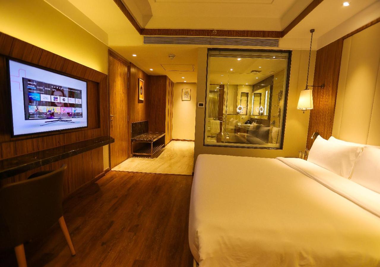 Hotel Radisson Bhopal Esterno foto