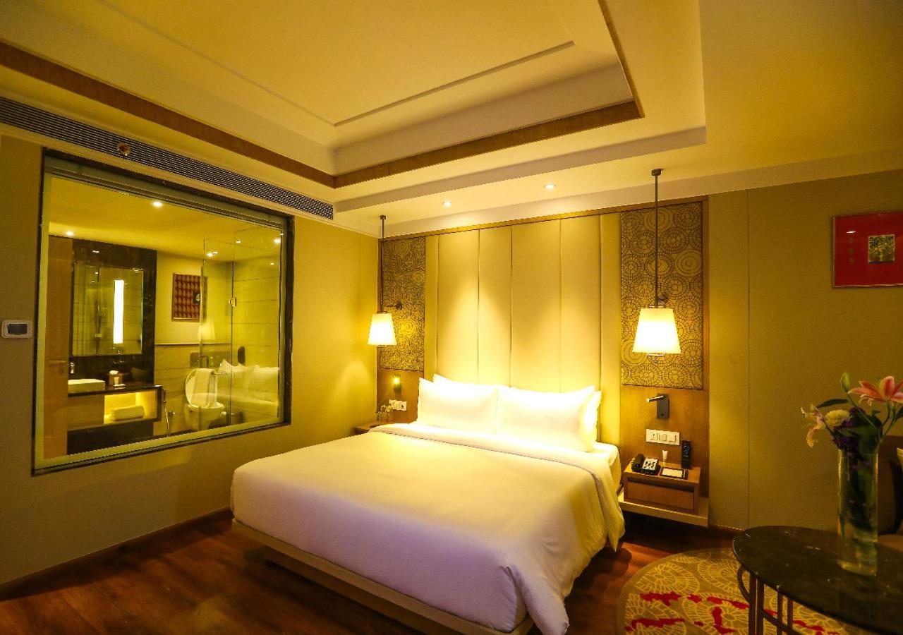 Hotel Radisson Bhopal Esterno foto
