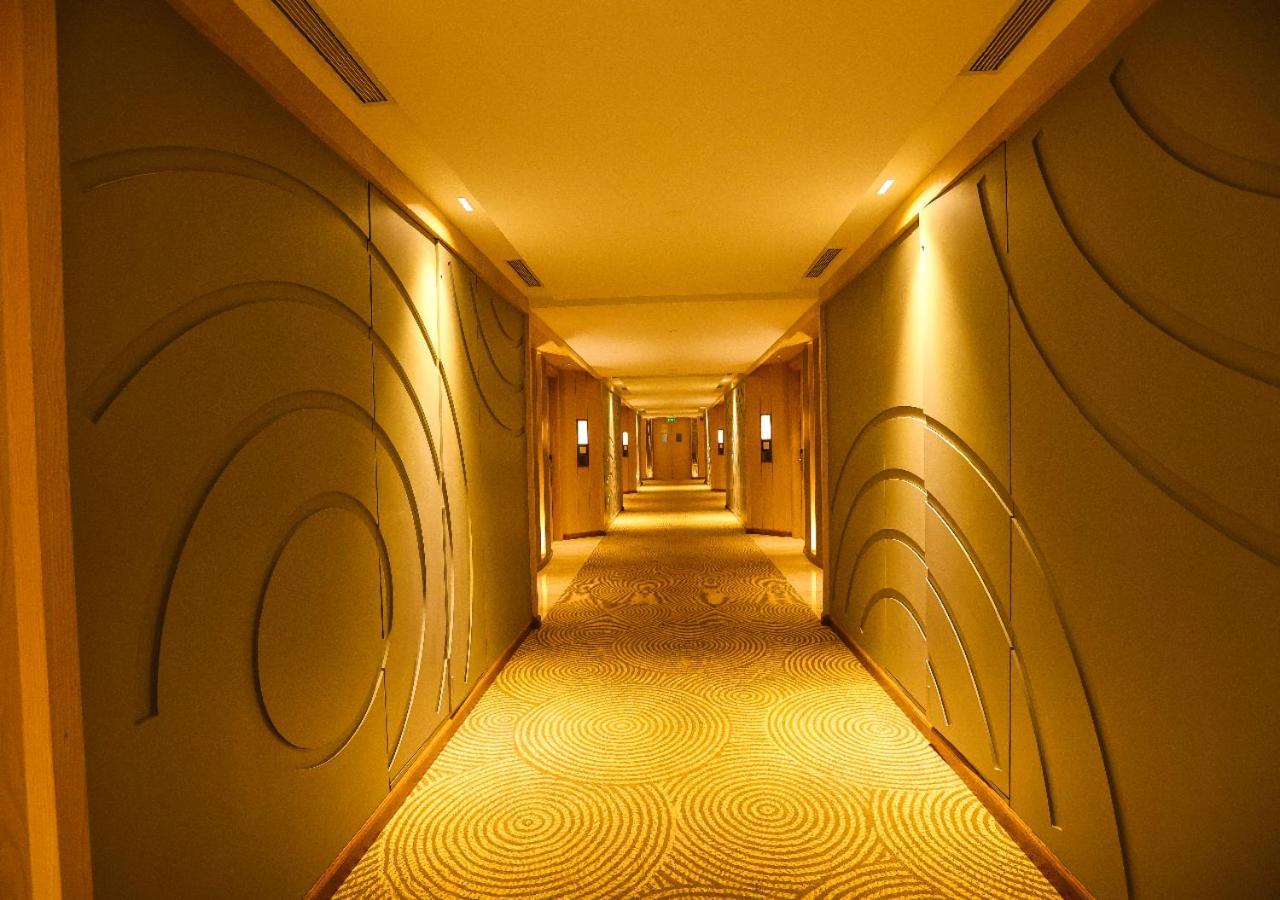 Hotel Radisson Bhopal Esterno foto