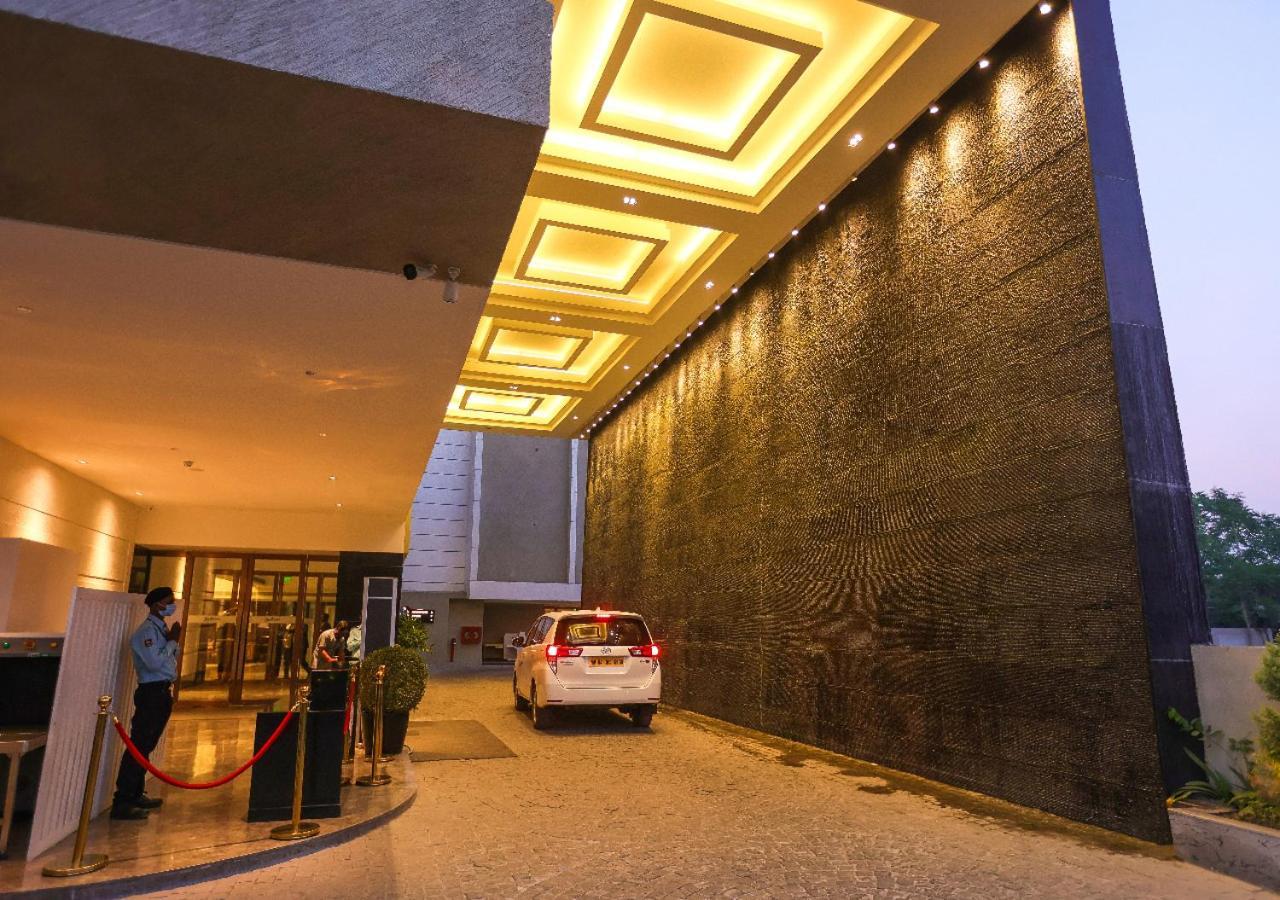 Hotel Radisson Bhopal Esterno foto