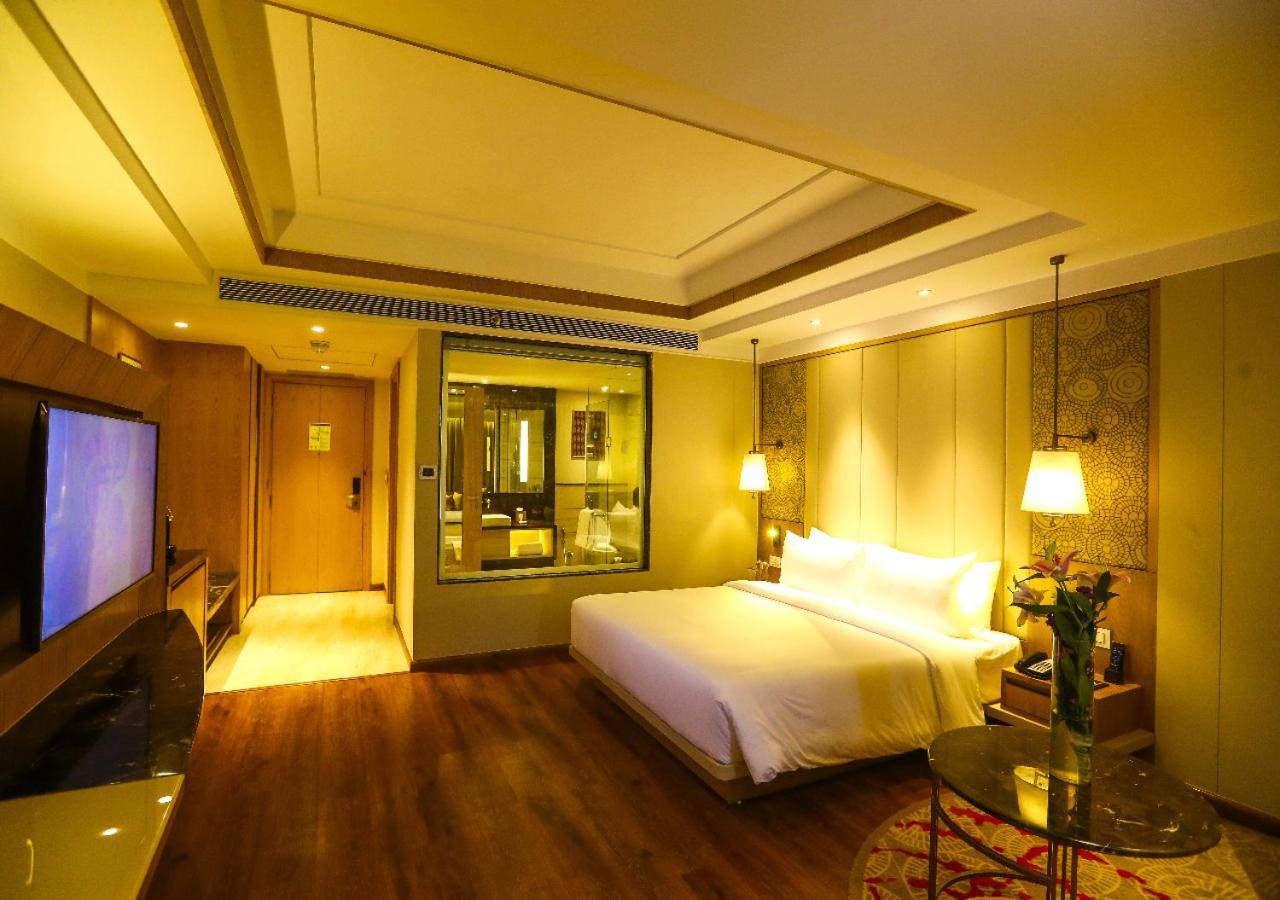 Hotel Radisson Bhopal Esterno foto