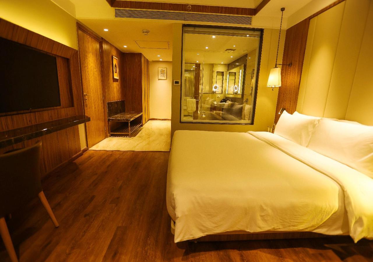 Hotel Radisson Bhopal Esterno foto
