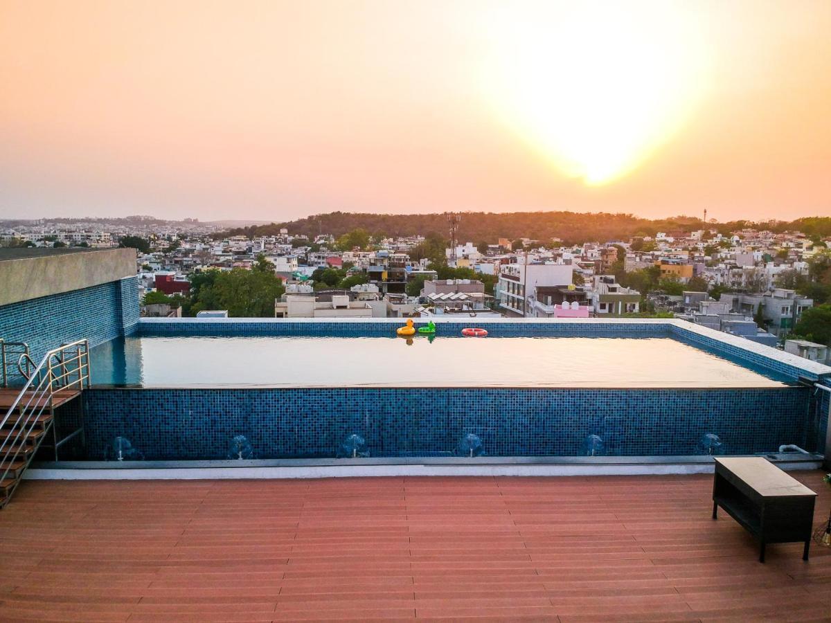 Hotel Radisson Bhopal Esterno foto